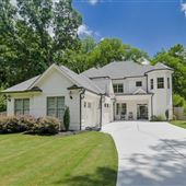 4,000 Sq Foot Home in Brookhaven