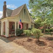 1920's Historic Tudor Cottage - Renovated