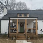 Suzanne’s Modern Farmhouse