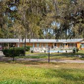 Eulonia Motel