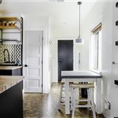 Loft-Styled Apt W/ Fenced Backyard & Fire Pit