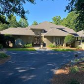 Sweet & Spicy Farm: Unique Spanish style Casita on 7+acres with a pond, pool, equestrian barn