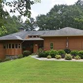 Du House - Modern Prairie Style Home on Secluded 6 Acres of Wooded Land