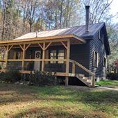 Cozy Cabin in the Woods on 2.6 acres