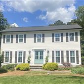 Recently renovated Dunwoody traditional family home