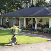 1950s Ranch Home w/ Updates