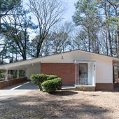 Cozy Bunaglow Located in Atlanta's Up and Coming Historic District