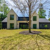 Winding Modern Farmhouse