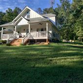 Woodstock Home / Woods