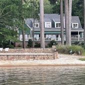 Southern Country-Style Lake House w/ Beach
