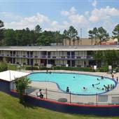 Rite 4 Us Inn & Suites