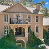 MacKenzie Manor