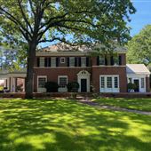 Spacious and Historic Home in Downtown Newnan