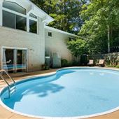 '68 Mid Century Modern w/ Tiki Bar and Pool