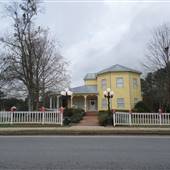 Beautiful Modern Victorian Estate w/Formal Barn