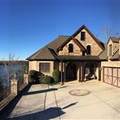 Luxury Lakehouse on Lake Lanier