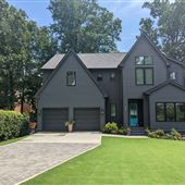 Dark Modern Farmhouse - near PDK