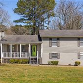 3-bedroom Home with a Large Fenced Area in Austell