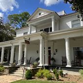 Veranda Historic Inn