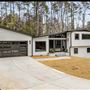 Vinings Modern Home w/High-End Upgrades, Open Floor Plan