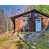 Secluded cabin on acreage with creek in Ellijay