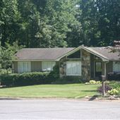 1970s Ranch Home w/Pool, Updated Kitchen
