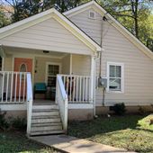 Lakewood Heights Bungalow near Movie Studio