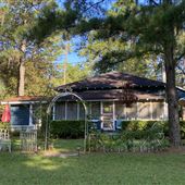 Lake front Cottage