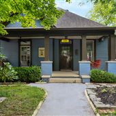 Kirkwood Historic Bungalow with HUGE flat backyard for staging / Lunch / parking. 1 block to restaurants