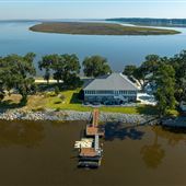 Scenic Ratliff House (deep water both sides)