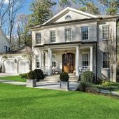 Stately, bright, home built in 2016