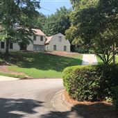 SPACIOUS. BRIGHT. HOUSE ON QUIET CUL-de-SAC