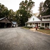 40 Acre Farm - Rustic Farmhouse - Homestead