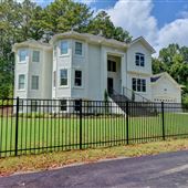 White 8bd/8bth Home in Cascade area
