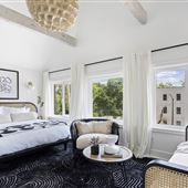 Apex Landing | High-end Furnished Rental Apartment with Chef's Kitchen and Laundry in Midtown