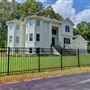 White 8bd/8bth Home in Cascade area