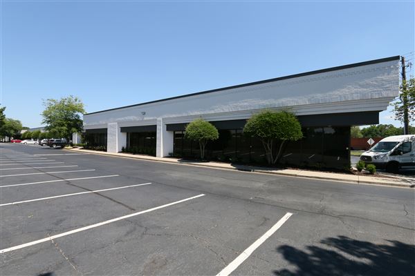 Amwiler Rd - Flex Commercial Building