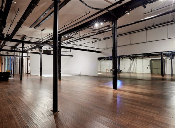 Ambient+Studio: Industrial Warehouse with Studio Space
