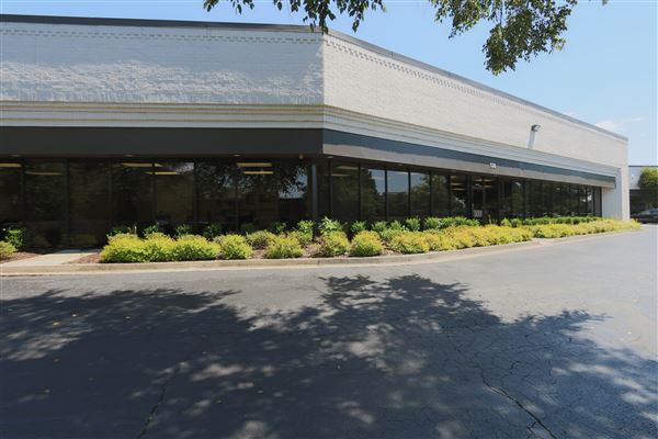 Amwiler Rd - Flex Commercial Building