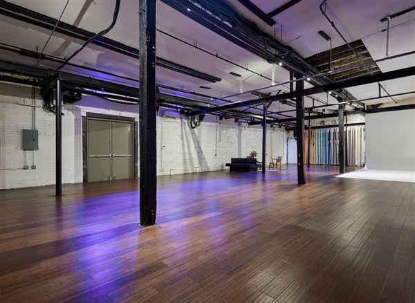 Ambient+Studio: Industrial Warehouse with Studio Space
