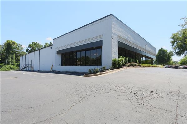 Amwiler Rd - Flex Commercial Building