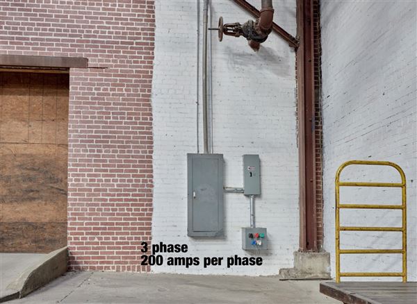 Ambient+Studio: Industrial Warehouse with Studio Space