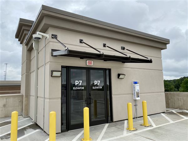 900 Space Parking Deck at Gas South District