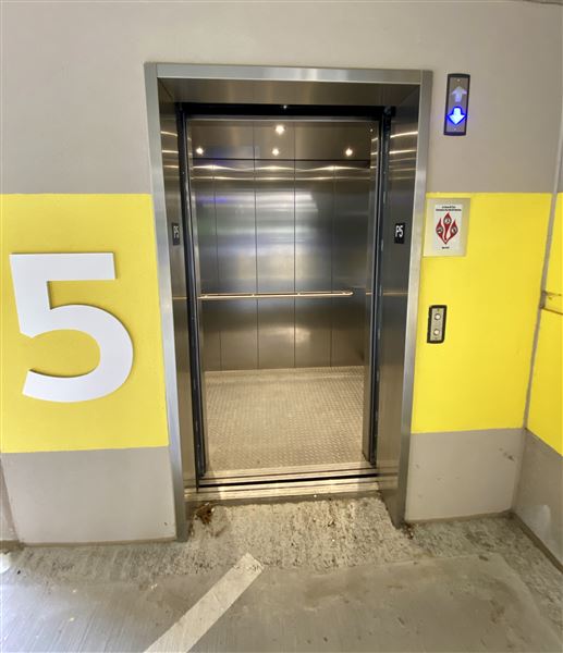 900 Space Parking Deck at Gas South District